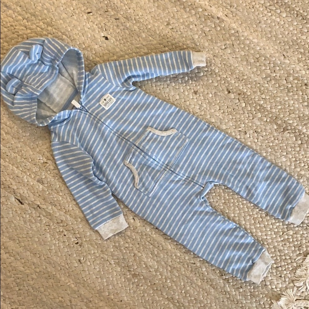 Carter’s 18 month boy onsie.